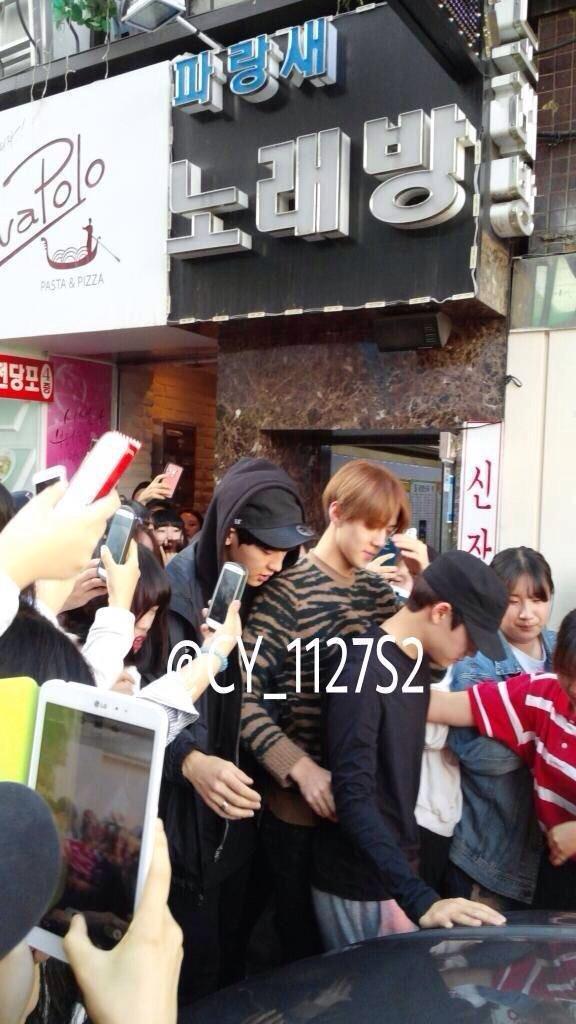 OSHXCIV's tweet photo. 141012 Sehun, Chanyeol and Kyungsoo leaving Viva Polo today... cr.cy1127S2,exquisite0522 http://t.co/PJAMZ3jH0l
