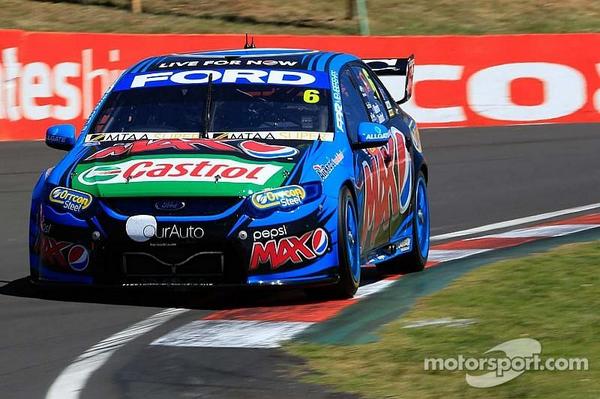 Indian_two's tweet photo. Back to back for the blue and white #fordperformanceracing #Bathurst1000 http://t.co/LvYfdCcB4U