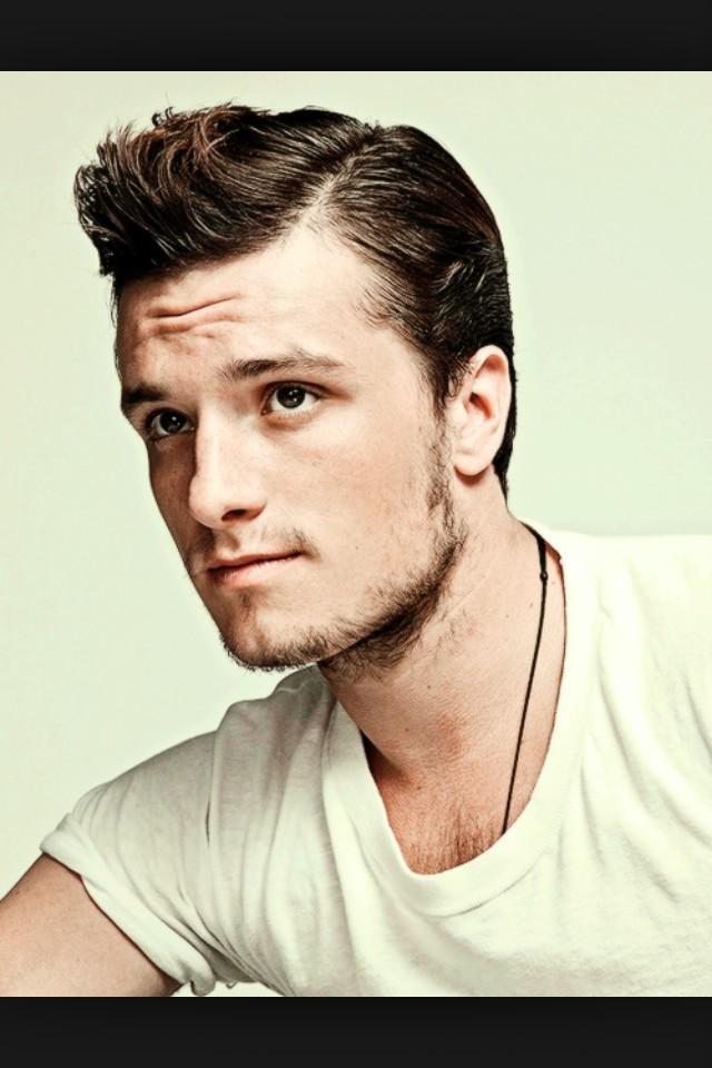 Happy birthday to my biggest inspiration and favorite young actor Josh Hutcherson     