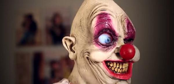 Noesfake's tweet photo. #Noesfake , para halloween tu mascara y tu smartphone pueden dar el mejor susto ---->http://t.co/OdYvTTdIup http://t.co/Md4m43Iu1n