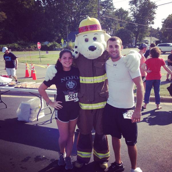 bej1992's tweet photo. 5k race with @SamanthaCT88 and #sparky #princetonfiredepartment http://t.co/VTmrdSTK1p