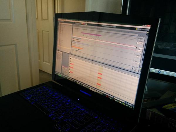 Burrewoo's tweet photo. Music making xD with @AdeebArmalite http://t.co/qseqUrwGM3