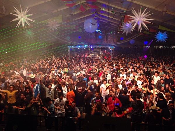 Solo podemos decir..... GRACIAS ZARAGOZA!! Lleno absoluto 40000 asistentes esta noche en <a href="/riversoundfest/">River Sound Festival</a> BIG BIG!❤️