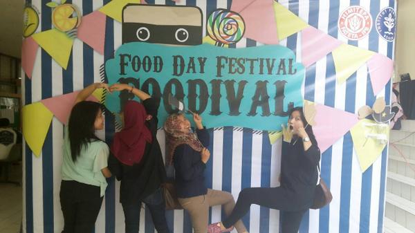 selfie competition foodival 2014 sweet food for sweet life with sweet friends @foodivalIPB #semnas2014 #foodival
