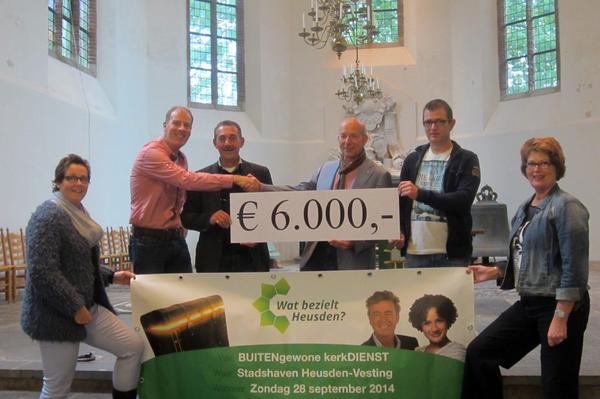 Gisteren een cheque overhandigd aan de voedselbank. Geweldig resultaat van "Wat bezielt Heusden?"
ALLEN GROTE DANK!!!