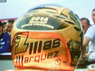 Romawae's tweet photo. Helm juara marquez #93 #motoGP #Sinabung http://t.co/KUadkLVGyM