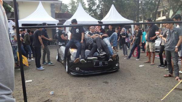 Games car limbo, dimeriahkan oleh bbrapa club otomotif sukabumi.