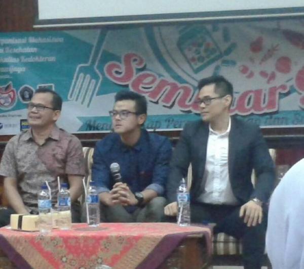 faizwildaninisa's tweet photo. @Semgiz2014 @Hardin_IPB @jansen_ongko @dionwiyoko HAHA.. asik kalo tiap siang kuliah kayak seminar gini.. http://t.co/Epml5JItJM