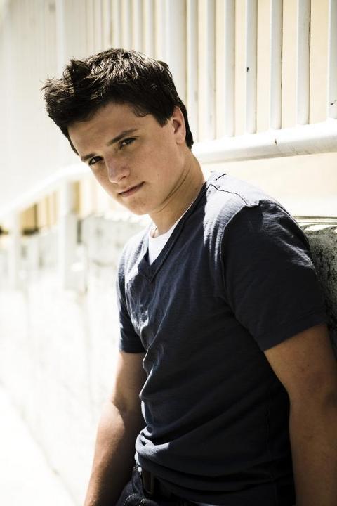 Felicidades  Josh Hutcherson por tu 22 cumpleaños en el día de hoy (Juegos del hambre)
 Happy birthday 