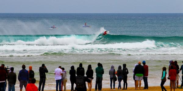 WSL_QS's tweet photo. Final day highlights of the #CascaisBillabongPro and @JadsonN_andre's victory !
http://t.co/A0iQ5BlTB7 http://t.co/64CTqISDrd