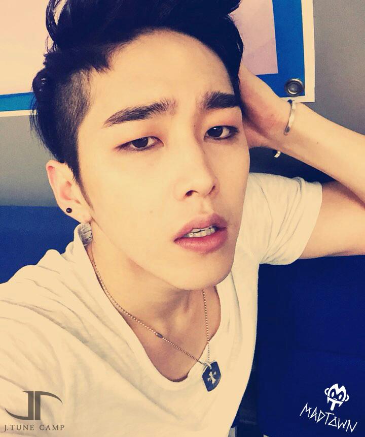 BzuyE__CMAA97vF.jpg:large