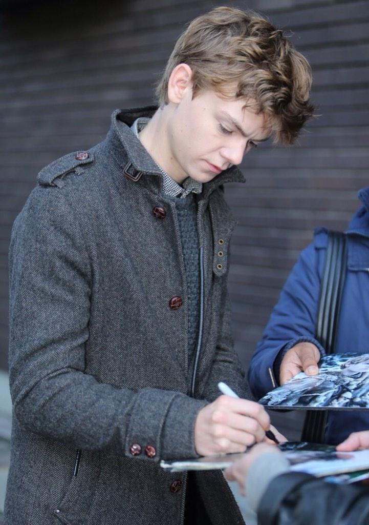 Thomas Brodie Sangster Maze Runner Autographed Signed 8x10 Photo reprint