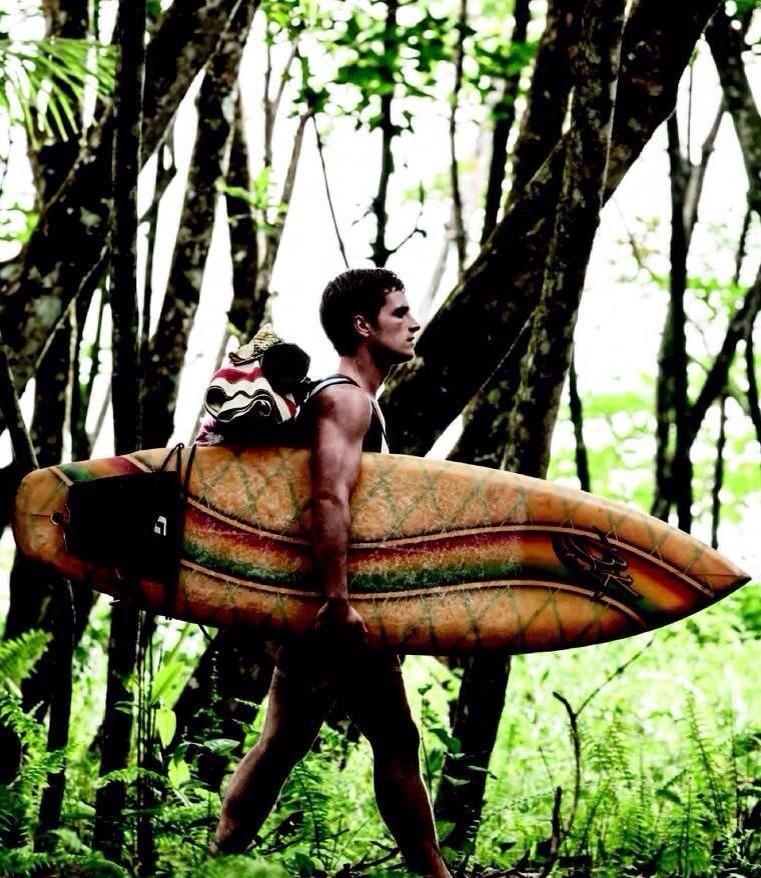   Cite ce message avec une photo de Josh Hutcherson (happy birthday kiki ) jaime trop cette photo 