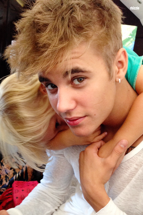 secutebelieber's tweet photo. HOW DARE YOU TO NOT VOTE FOR HIM
#EMABiggestFansJustinBieber http://t.co/X7D1FKlThH