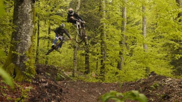 VitalMTB's tweet photo. It's the steeze train! @bikeonscott proto testing with Vinny-T, Vink, Pescetto and Reboul. http://t.co/cspkVv1TEV http://t.co/49P8bWWX3y