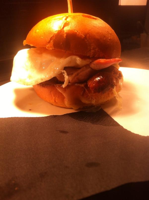 justsgarselis's tweet photo. The Full Monty Bap .. yummy. @BKIslington http://t.co/Z5XCYFLKQJ