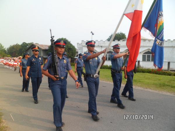 lutayanPNP's tweet photo. PSI MELVIN M BALBA,OIC joined the parade in celebrating 47th foundation anniversary and 14th kanduli festival http://t.co/LEy8nTmygM