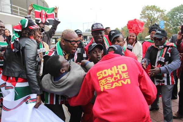 NationAfrica's tweet photo. GAITHO: How Uhuru exploited ICC summons to his favour http://t.co/aAFEj6yEoB #UhuruReturns @MachariaGaitho http://t.co/PYOzyWKeb0