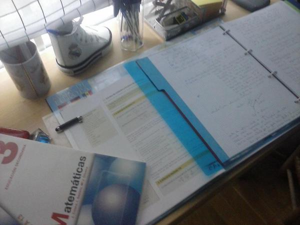 varitonike's tweet photo. Pues toca estudiar :( http://t.co/uePrGQk4Be