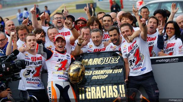 Mario_Marvels's tweet photo. Che campione! @marcmarquez93

#MM93WorldChamp http://t.co/WAb3QIQgLE