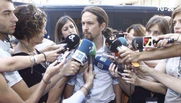 CuriosoTwit's tweet photo. "Cuando sales del examen y el otro grupo todavía no lo ha hecho" jajajajajajaj http://t.co/2yFGoMGQw8