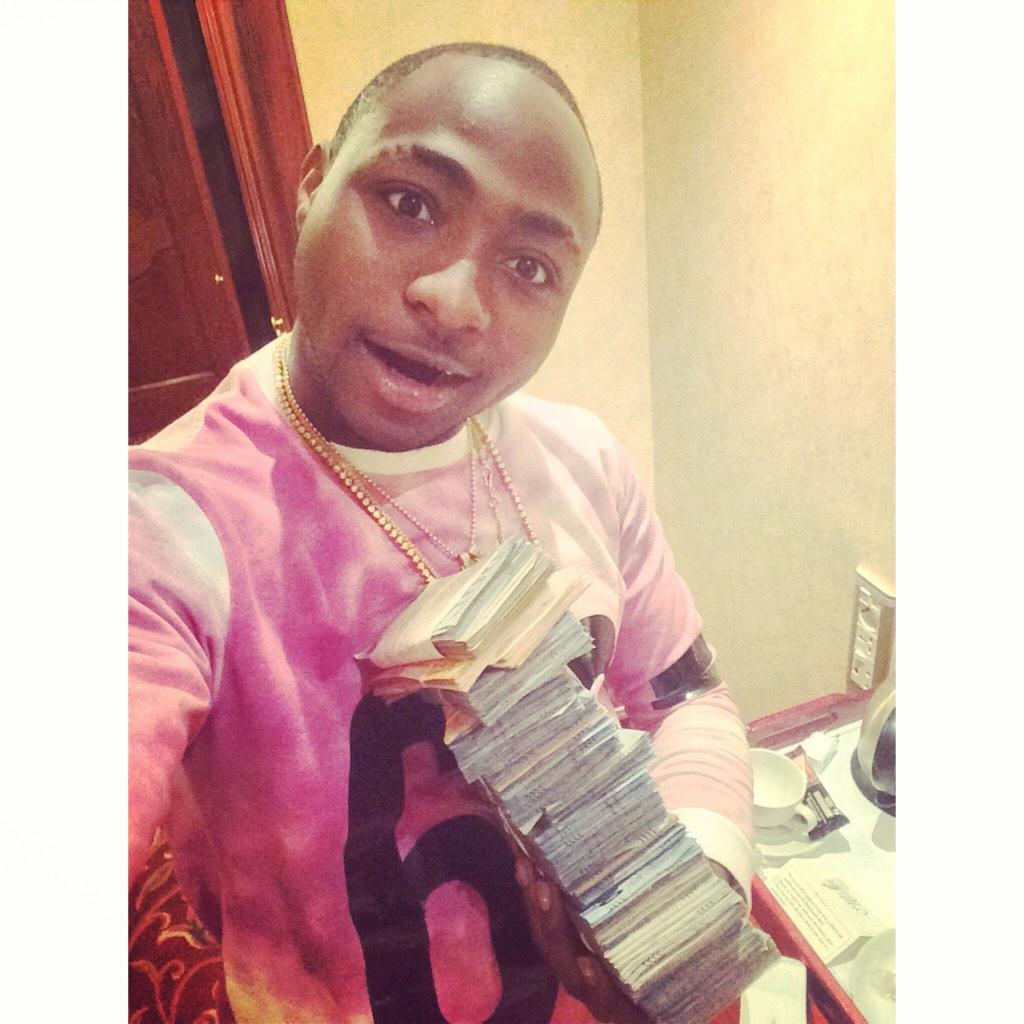 Hichi ndicho Kiasi cha Pesa Anacholipwa Msanii Davido Kutoka Nigeria kwa Show Moja.