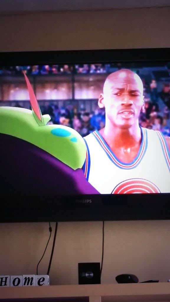 RochelleMouts's tweet photo. I will never be too old for space jam. http://t.co/pC9Mz0fUf1