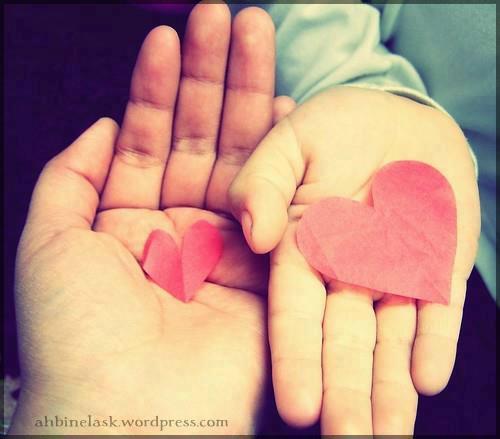 Sevdiklerinizi 

-mutlu etmek için milyon liralar 
-saçmaya gerek yok.
-Gıyabında duâ edin kâfi.