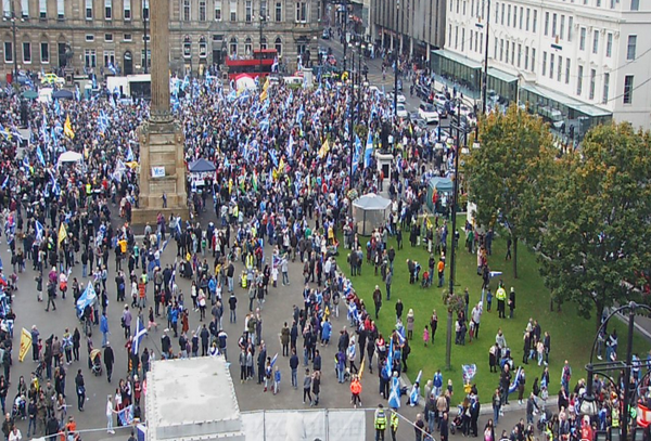 News24Scotland's tweet photo. 14:45 - STILL GOING STRONG in Glasgow's George Square

well done to all those who organised this event @citizentommy http://t.co/HQnJDVakK6