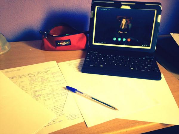 nuriamst's tweet photo. Hacer así los trabajos mola más ✌️ http://t.co/x4JsO71vhu