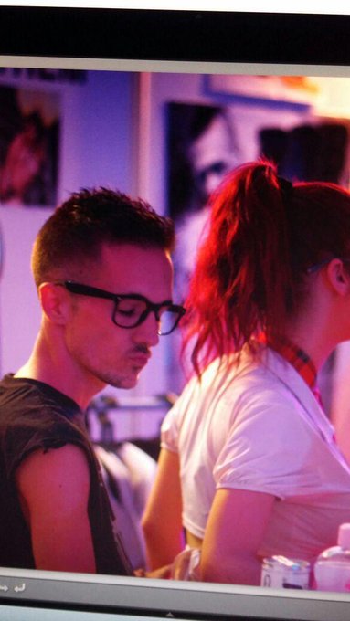 Esos momentos de complicidad de pareja. Esas pilladas en las que se nos ve tal cual. @KendoPornX http://t<a href="/tag/fan"class="tags"><span>#fan</span></a>