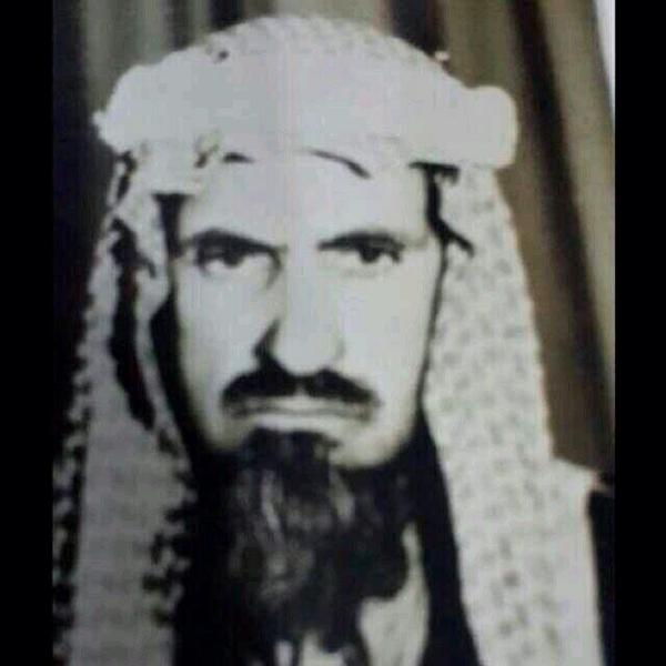3teebie's tweet photo. صوره لشيخ قبيله #المراشده دحيم ابن وهق رحمه الله ويقال ان امارته اقدم اماره في قبيله الروقه  
#المرشدي #الروقه #عتيبه http://t.co/AYi0jQsIhD