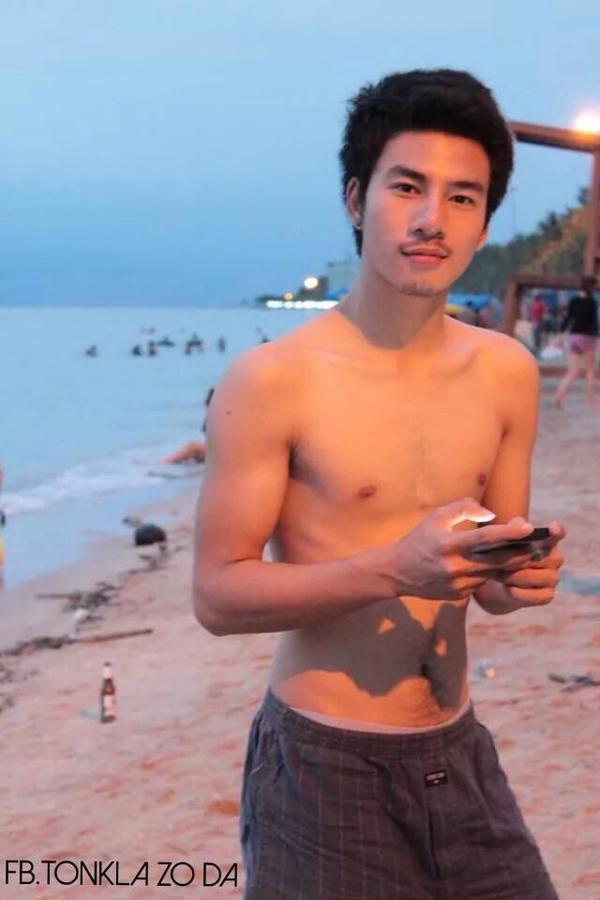 _nakedmenz's tweet photo. #_nakedmenz สวัสดียามเย็น เล่นทะเลกันปะ http://t.co/UZ26xQAkb9