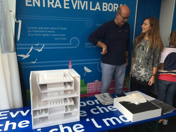 ComunediTrieste's tweet photo. Anche se non c'era la bora in mare  per la #Barcolana46 ci pensa il #borabox a portre un pò di vento a #Trieste http://t.co/n2VWDINt0i