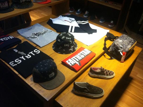 FRIENDSFOREVER STORE tweet media