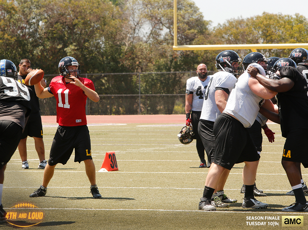 4thAndLoudAMC's tweet photo. Will JJ lead the team to victory as QB on Tuesday’s #4thandLoud season finale? http://t.co/tvJIxCz7B2