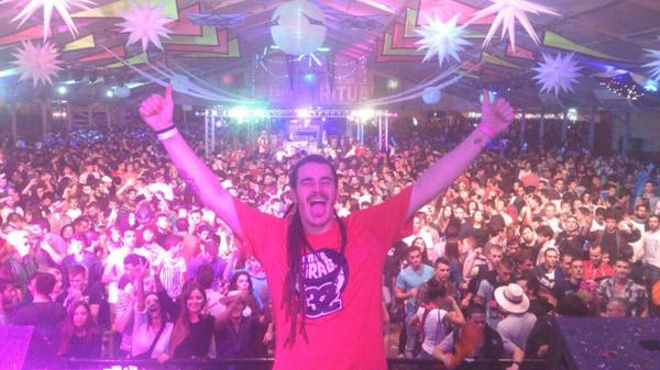 Otra de las que aun no me creo!!! MUY TOP #Zaragoza <a href="/riversoundfest/">River Sound Festival</a> #Pilares2014 <a href="/HardLandSpain/">•|HARDLAND|•</a>