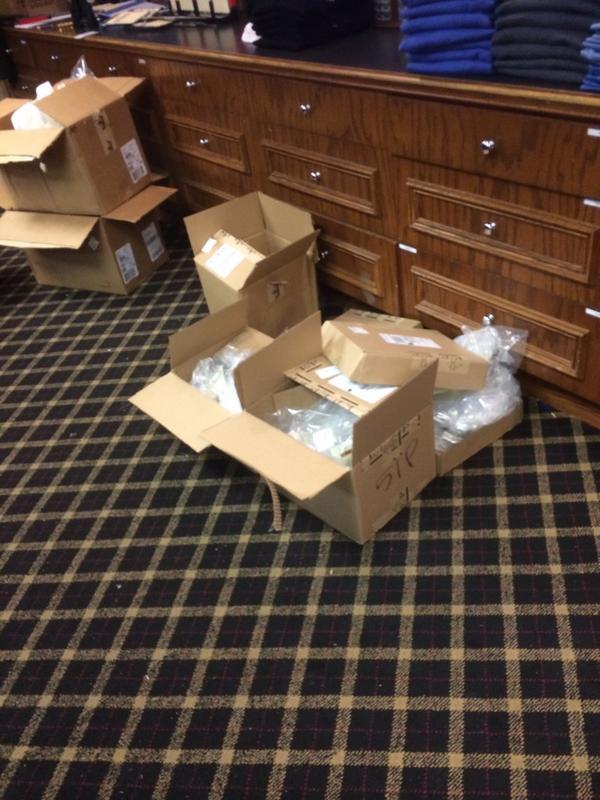 theycallmePuck's tweet image. Ur a golf pro u must play all the time, yeah all the time.(opens another box of shirts)#proproblems