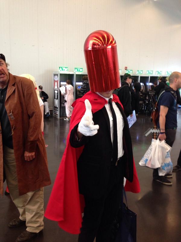 MrKyleRose's tweet photo. Really cool #RedHoodOne cosplay at #NYCC today http://t.co/pP8malKgGf