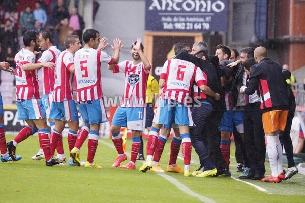 CDLugoTE's tweet photo. #LigaAdelante: Willian José salva un punto en una falta en el último segundo http://t.co/kVgCAJWRN5  Autor: Fern... http://t.co/K7huGVeFK3