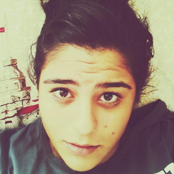 BuseBsm's tweet photo. Gozlrimm .s.s.s http://t.co/7j1EJooZOk