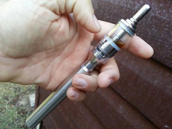 rzbtex's tweet photo. The #GeniTank #Mega from #KangerTeck working out nicely. http://t.co/aR0EA4TyKA