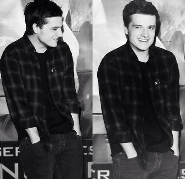 HAPPY BIRTHDAY JOSH HUTCHERSON! I LOVE YOU SO MUCH AND YOURE 5EVER MY IDOL. CANT BELIEVE UR 22 NOW!    