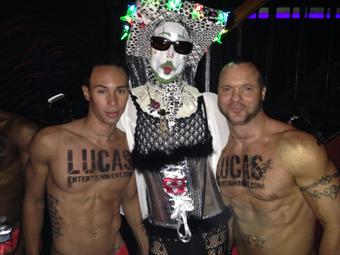 #Hucklefaery and #lucasent boys. Love her glitter! http://t.co/g8EhZyWImQ