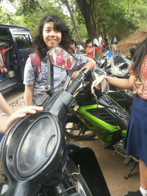 ellenstefanny_'s tweet photo. @angeliieekp13 habedey jelii semiga makin cans,makin baik,pinter pokoknya makon ++,GOD BLESS YOU http://t.co/bzZ7E7ey90