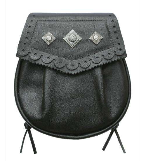 'Laird' Sporran in black leather.
Available from pibrochscotland.com