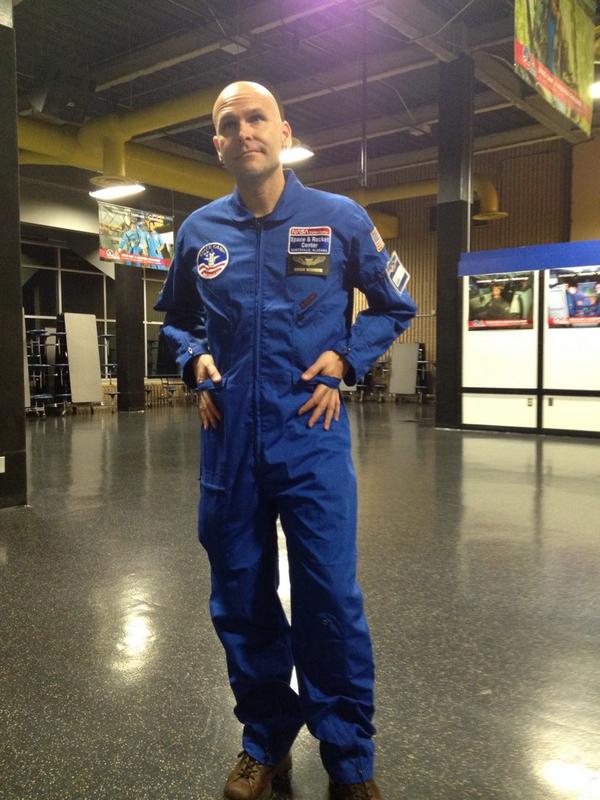sjenkinsdc's tweet photo. More #spacepockets @therealdjflux #SpaceTweepCamp #STSC2 http://t.co/HHtTdeDOKY