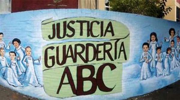 alconsumidor's tweet photo. El eje del #MuralABC q inauguraron padres de Hermosillo, el 5 de junio de 2014: 4o. Aniv http://t.co/Mdq3vLdHTm
