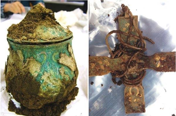 ancientorigins's tweet photo. #Treasure hunter uncovers one of the most significant #Viking hoards ever found in #Scotland - http://t.co/iZNfMu7sDT http://t.co/0AFHgIcDLT