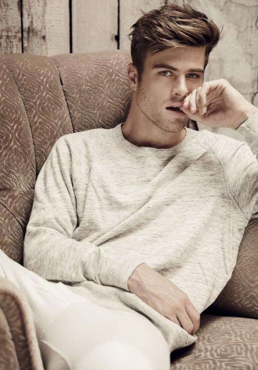 JacobSmytheLA's tweet photo. Chillin' like a villain. http://t.co/e6i34qNtSK